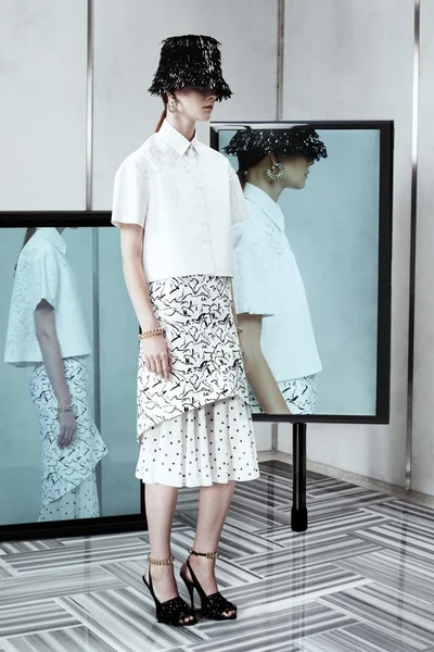 Look 2